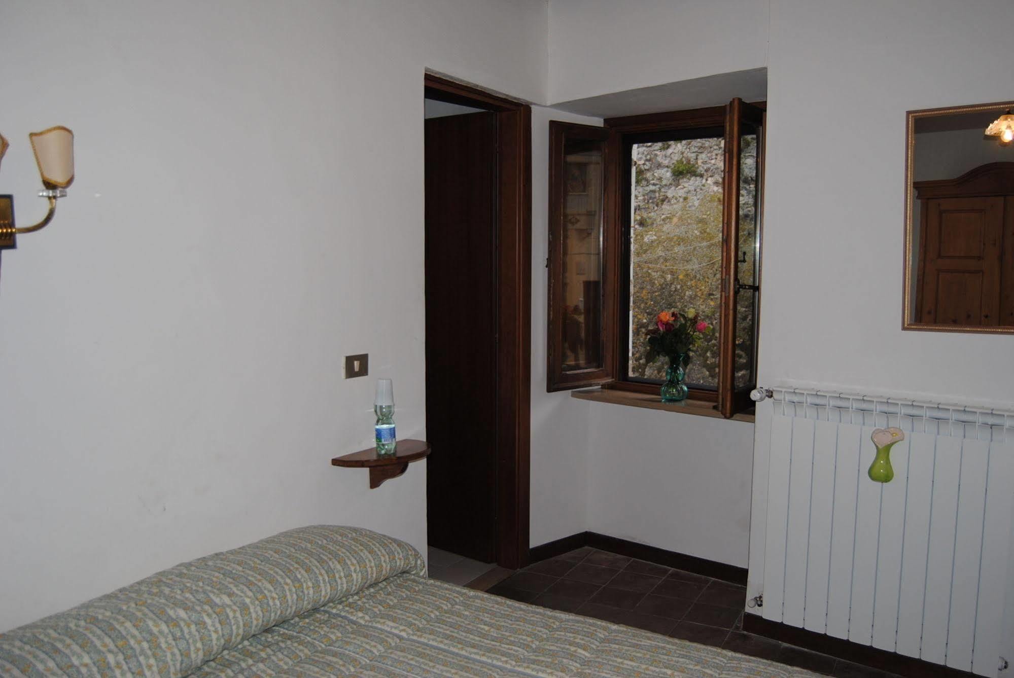 Locanda Il Falco Nero Fumone Dış mekan fotoğraf